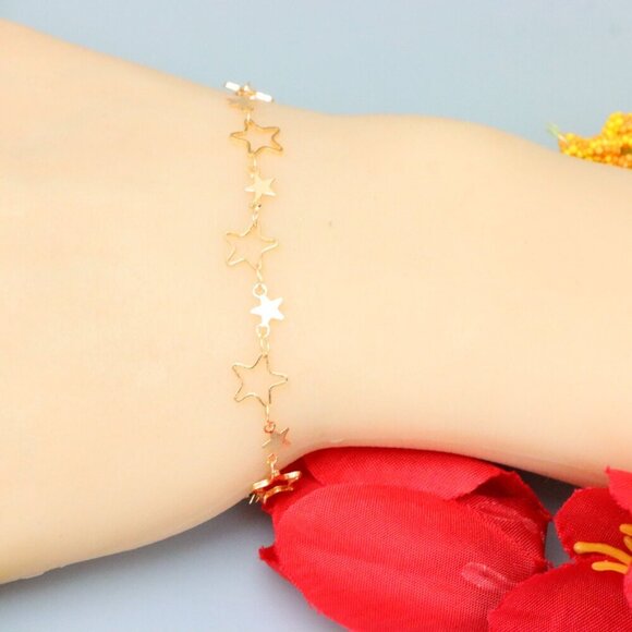 "Elegant & Trendy Bracelet, A Perfect Gift for Women, Thoughtful, EVCH1593 - Picture 1 of 10